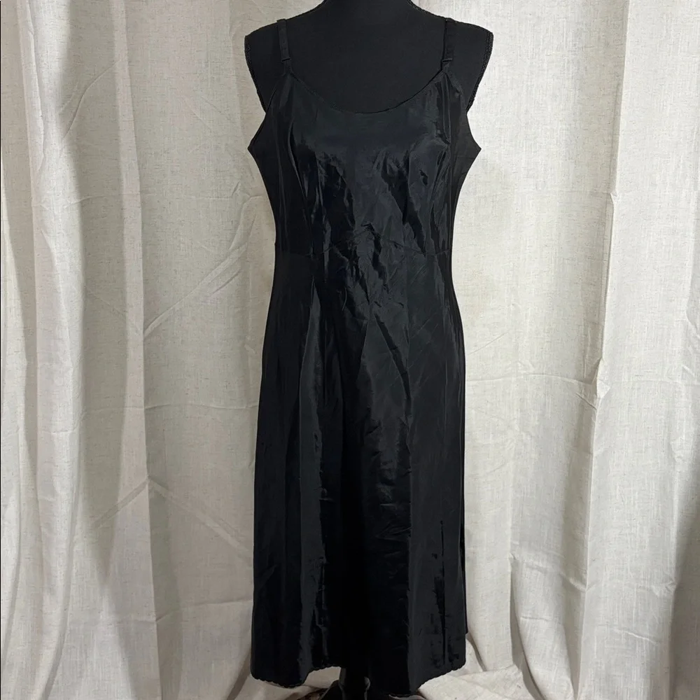 Vintage 40s/50s Black Taffeta Slip - Picture 2 of 7